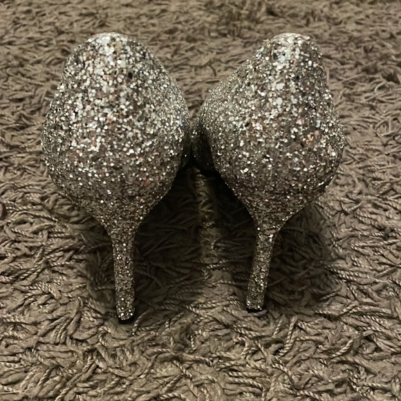 Via Spiga Nikole3 silver heels - Picture 3 of 7
